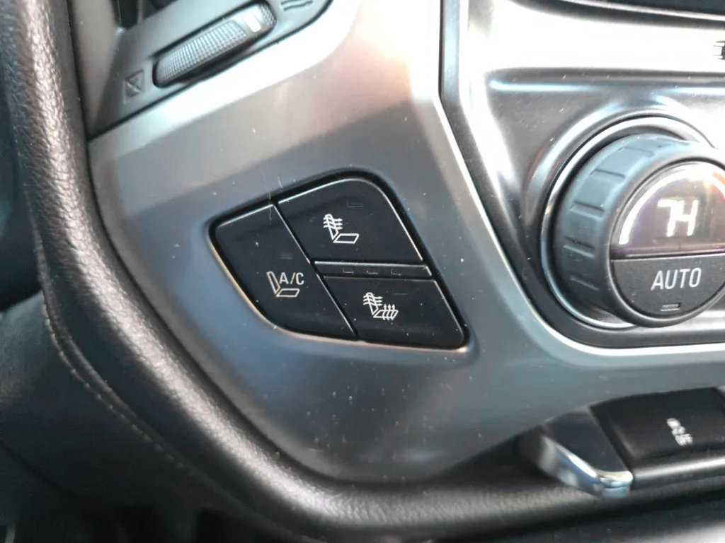 Used 2015 Chevrolet Silverado 2500 LTZ w/ Z71 Package, Off-Road AWD/4WD image 27