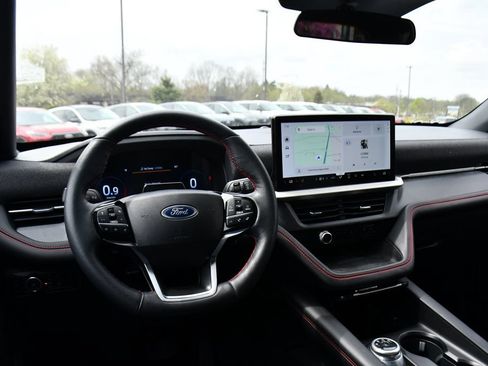 Used 2025 Ford Explorer ST-Line w/ ST-Line Street Pack AWD/4WD image 12