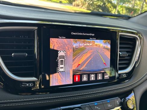 New 2026 Chrysler Pacifica Select w/ S Appearance Package image 20