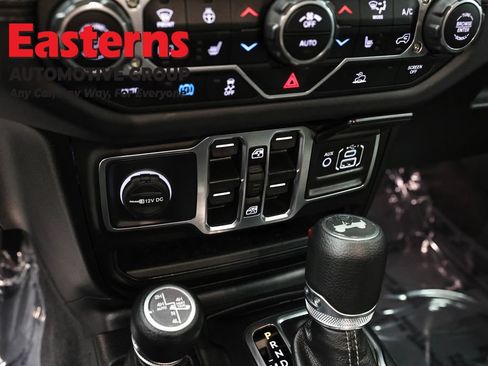 Used 2025 Jeep Wrangler Unlimited Sahara w/ Safety Group AWD/4WD image 20