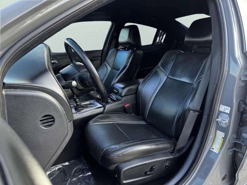 Used 2019 Dodge Charger SXT w/ Plus Group image 17
