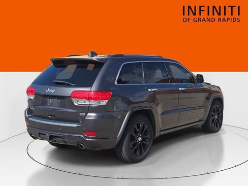 Used 2017 Jeep Grand Cherokee Overland w/ Jeep Active Safety Group AWD/4WD image 5