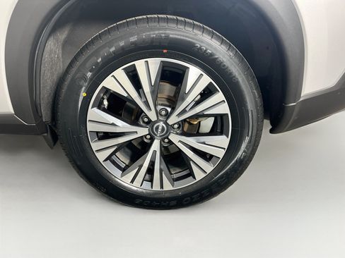 Used 2022 Nissan Rogue SV AWD/4WD image 11