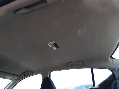 Used 2025 Nissan Altima 2.5 SV FWD image 19