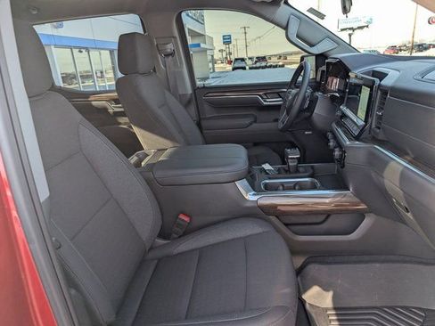 Used 2025 Chevrolet Silverado 1500 LT Trail Boss w/ Convenience Package II image 4