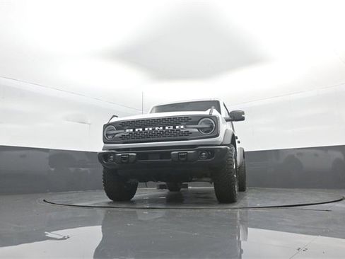 New 2025 Ford Bronco Badlands image 32