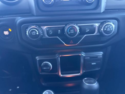 Used 2021 Jeep Wrangler Unlimited Sport image 25