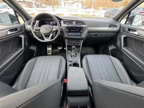 Certified 2023 Volkswagen Tiguan SE R-Line image 12