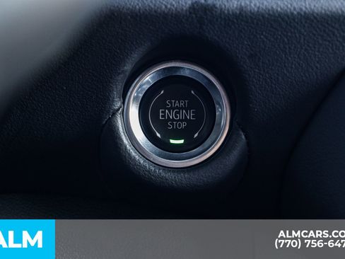 Used 2025 Chevrolet Suburban RST image 35