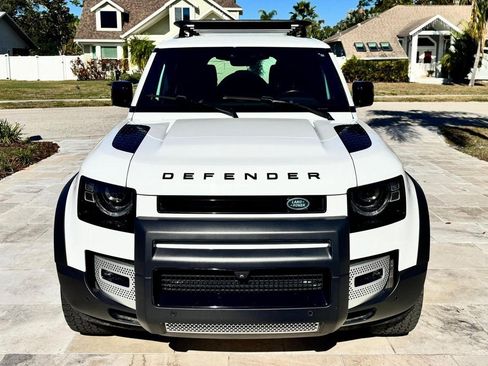 Used 2023 Land Rover Defender 110 S image 2