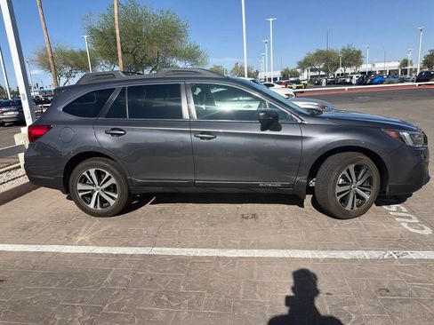 Used 2018 Subaru Outback 2.5i Limited AWD/4WD image 4