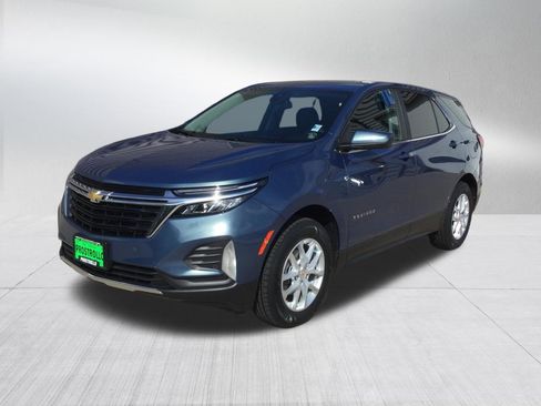 Used 2024 Chevrolet Equinox LT AWD/4WD image 2