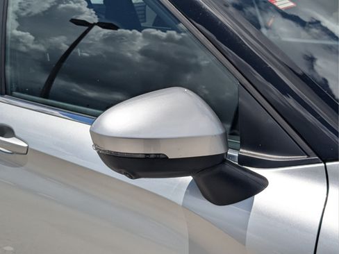 Used 2025 Mitsubishi Outlander SE FWD image 34