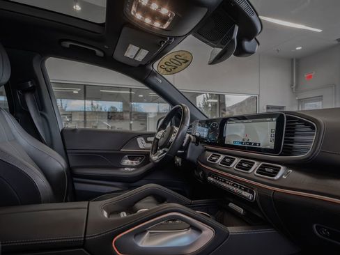 Used 2023 Mercedes-Benz GLS 580 4MATIC image 17