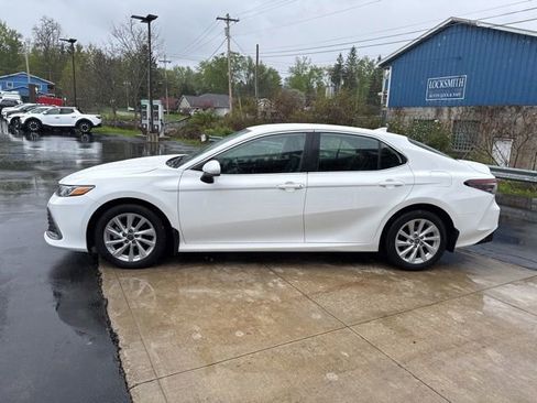 Used 2023 Toyota Camry LE AWD/4WD image 5