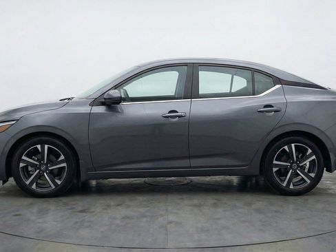 Used 2025 Nissan Sentra SV image 5