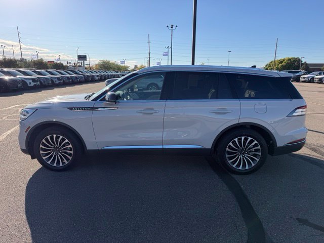Used 2023 Lincoln Aviator Reserve w/ Equipment Group 201A AWD/4WD image 7