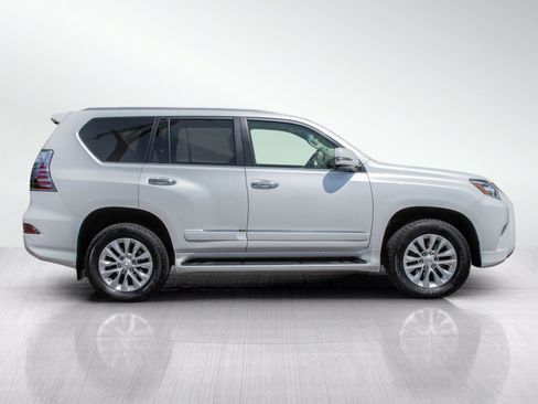 Used 2016 Lexus GX 460 w/ Premium Package AWD/4WD image 6