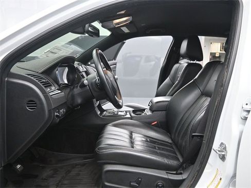 Used 2019 Chrysler 300 S image 10