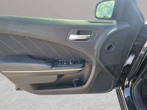 Used 2020 Dodge Charger SXT RWD image 18