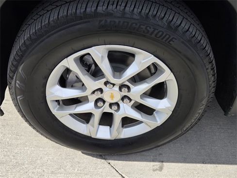 Used 2019 Chevrolet Traverse LT image 9