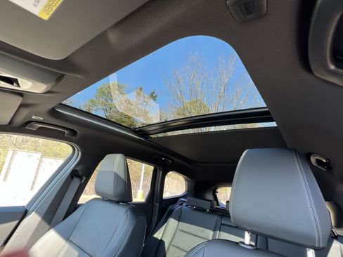 New 2026 BMW X1 xDrive28i w/ Technology Package AWD/4WD image 21