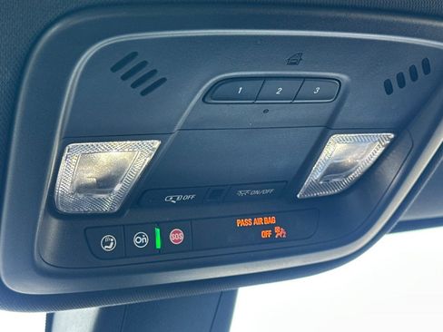 Certified 2023 Chevrolet Traverse LT FWD image 23