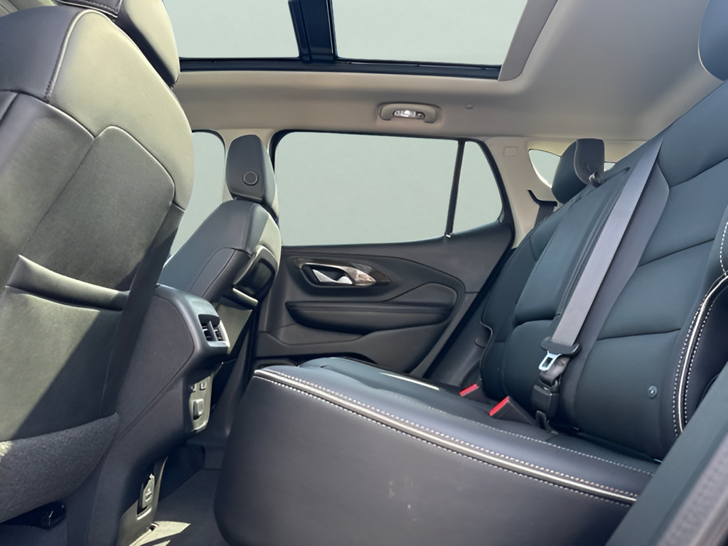 Used 2020 GMC Terrain Denali w/ Denali Premium Package AWD/4WD image 8