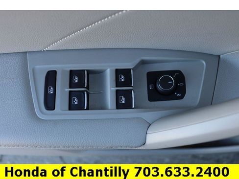 Used 2022 Volkswagen Tiguan SE R-Line image 22