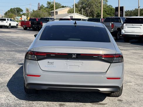 Used 2025 Honda Accord SE image 6