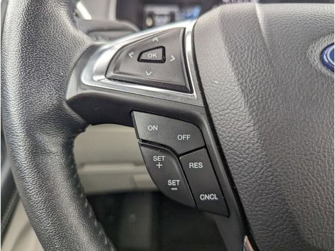 Used 2022 Ford Edge Titanium image 15