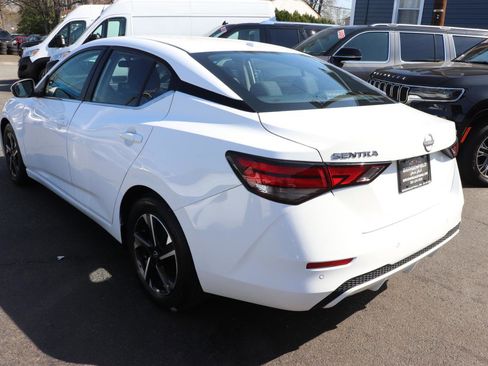 Used 2024 Nissan Sentra SV image 3