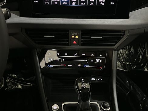 New 2026 Volkswagen Jetta SE FWD image 32