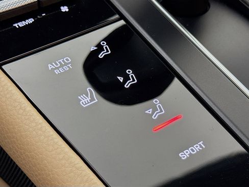 Certified 2023 Porsche Macan image 20