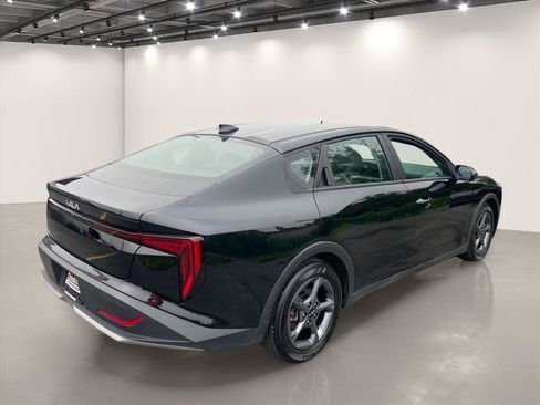Certified 2026 Kia K4 FWD image 8