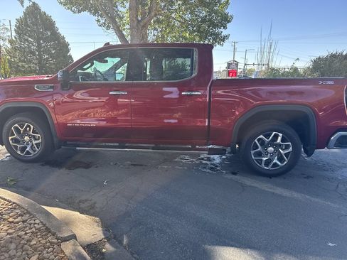 Used 2023 GMC Sierra 1500 SLT w/ SLT Premium Package AWD/4WD image 8