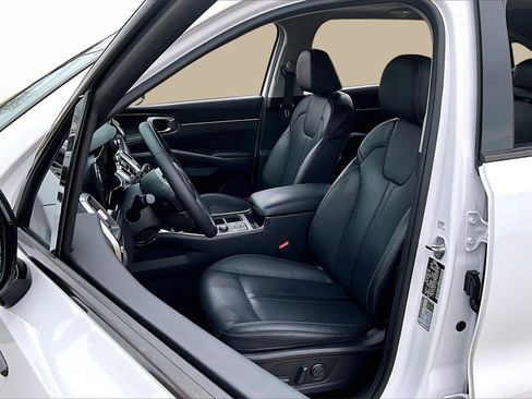 Certified 2022 Kia Sorento S w/ Panoramic Sunroof Package image 27