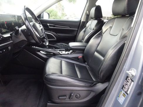 Used 2023 Kia Telluride S FWD image 7