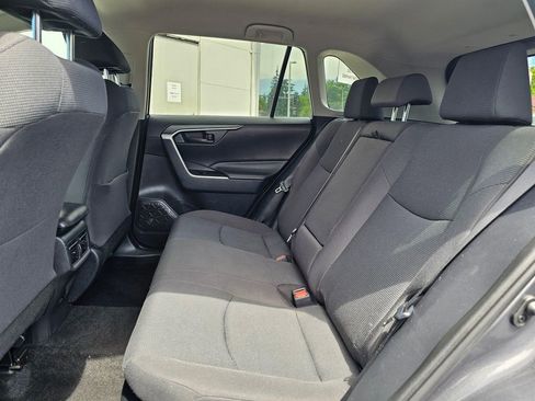 Used 2019 Toyota RAV4 LE w/ Carpet Mat Package AWD/4WD image 16