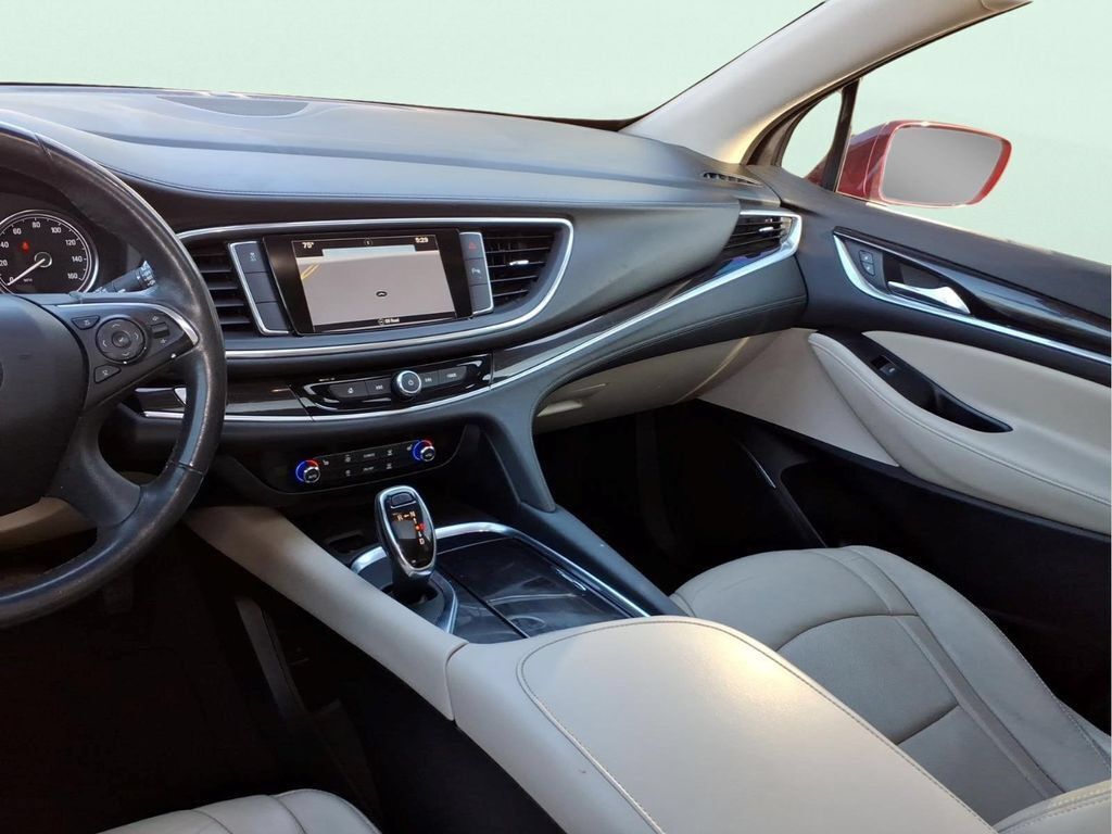 Used 2019 Buick Enclave Essence FWD image 19