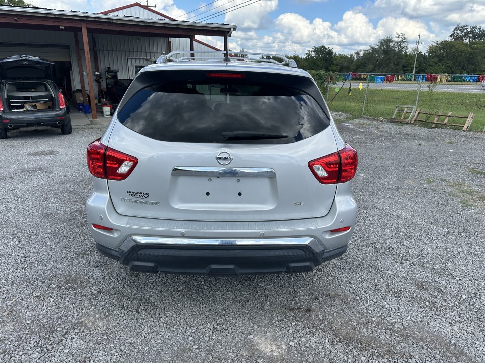 Used 2018 Nissan Pathfinder SL FWD image 6