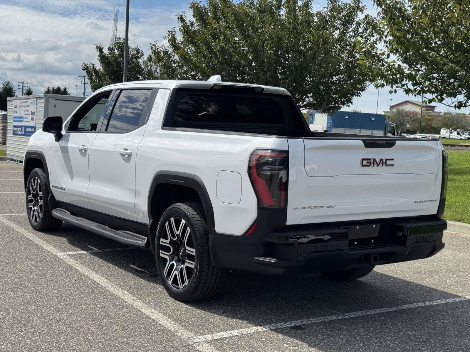 Used 2026 GMC Sierra EV Elevation w/ Premium Package AWD/4WD image 4