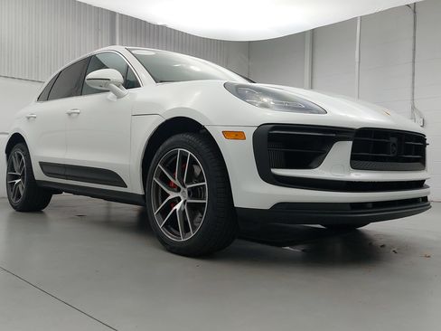 Certified 2026 Porsche Macan S AWD/4WD image 9