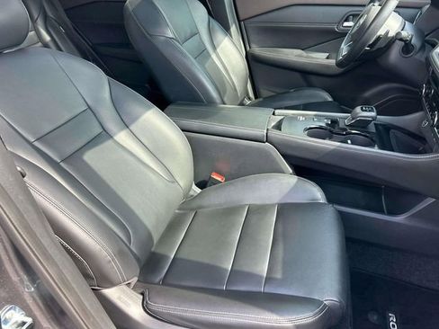 Used 2023 Nissan Rogue SL FWD image 29