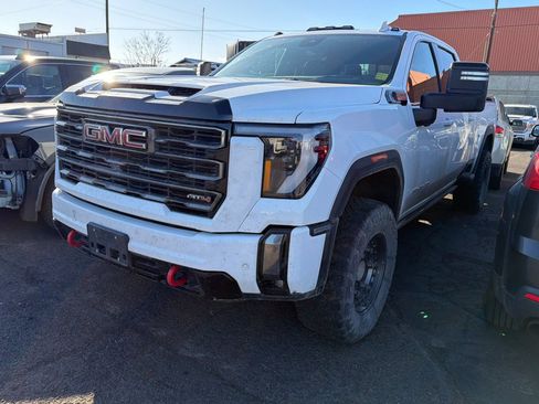 Used 2024 GMC Sierra 2500 AT4 w/ AT4 Premium Plus Package AWD/4WD image 2