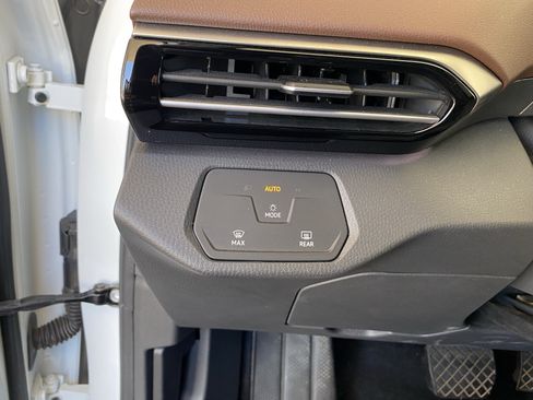 Used 2023 Volkswagen ID.4 Pro RWD image 21