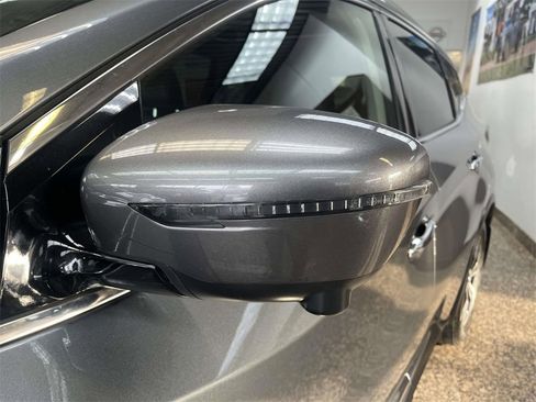 Used 2020 Nissan Murano SV w/ Premium Package image 11