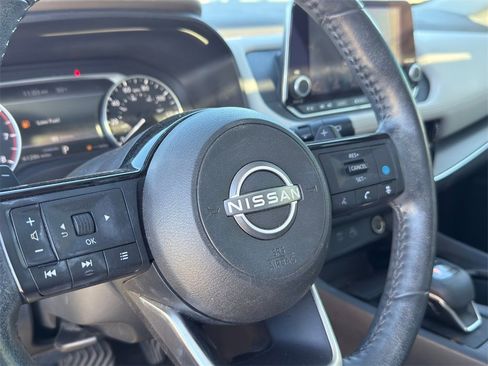 Used 2023 Nissan Rogue SV w/ SV Premium Package image 13