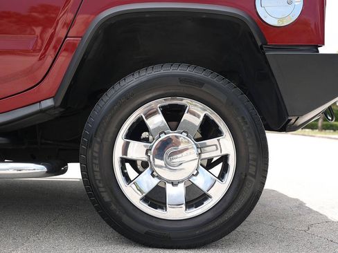 Used 2005 HUMMER H2 w/ Preferred Equipment Group AWD/4WD image 28