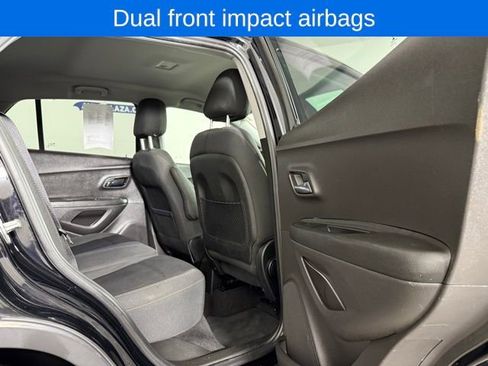 Used 2019 Chevrolet Trax LS image 17
